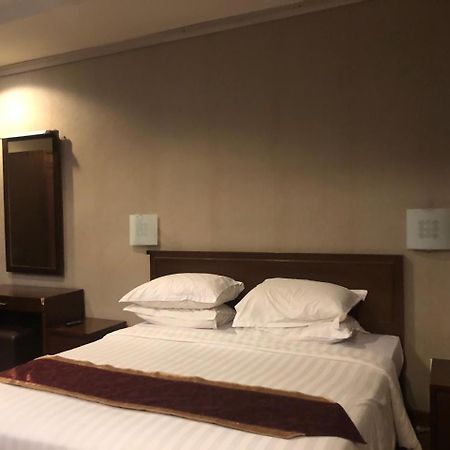 Enhaii Hotel บันดุง ภายนอก รูปภาพ