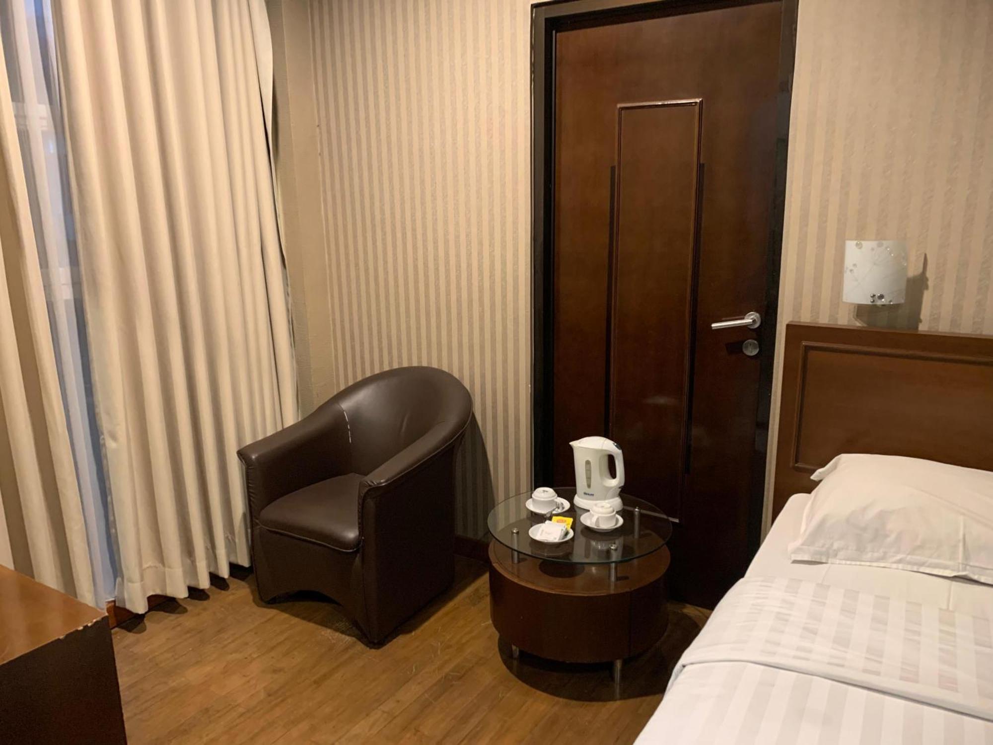 Enhaii Hotel บันดุง ภายนอก รูปภาพ